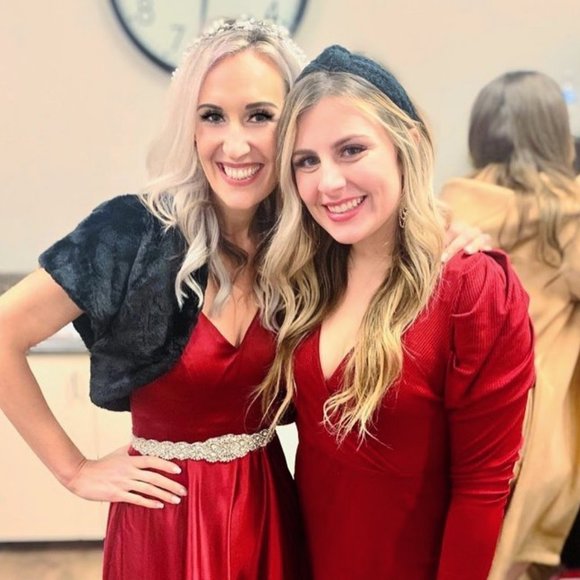 B Darlin Red Satin V-Neck Gown Slit & Pockets, A-line, size 5 - Picture 9 of 10